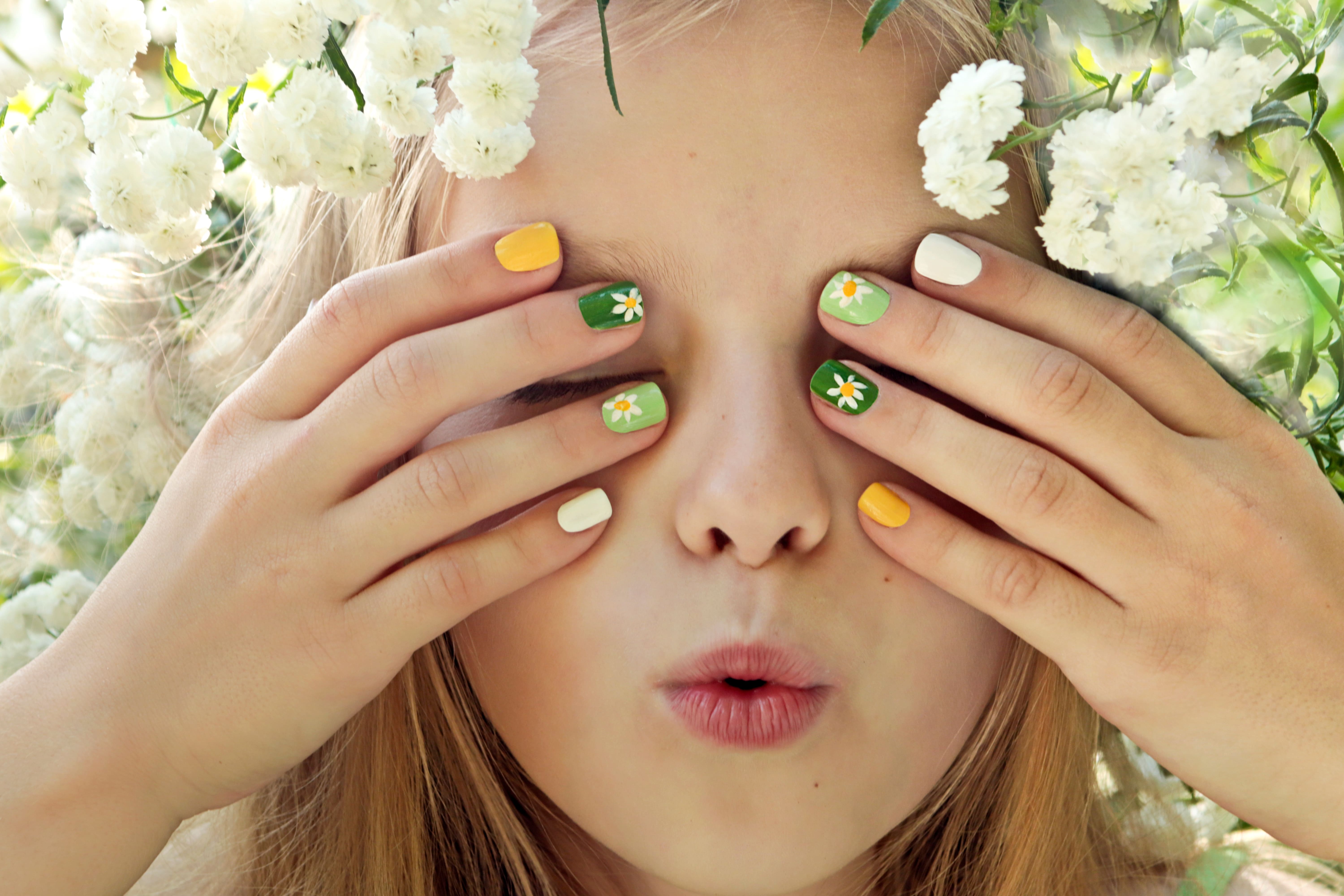 Manicure (10 years old to 12 years old)